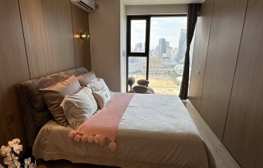 Vue Aston, river-front condominium with 4 river views