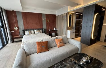 Vue Aston, river-front condominium with 4 river views