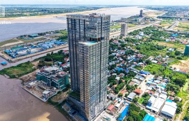 Vue Aston, river-front condominium with 4 river views