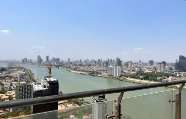 Luxury Sky Villa with river-front view