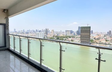 2 Bedrooms with River-front view